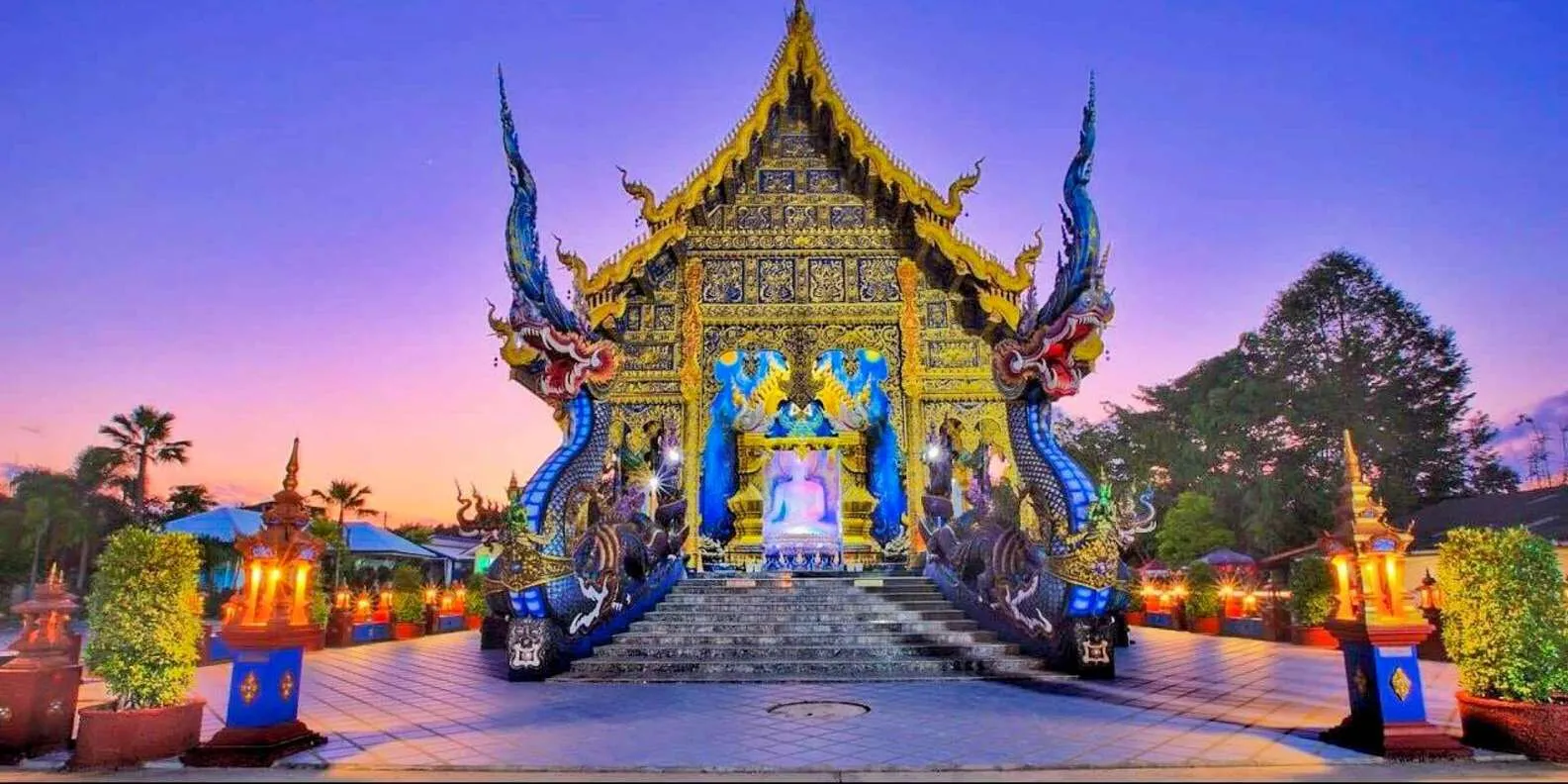 Wat Rong Suea Ten (Blue Temple)